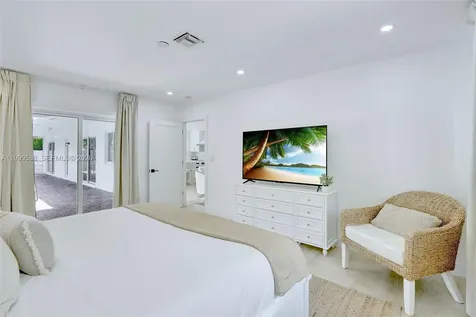 1050 SE 5th Court Pompano Beach FL 33060
