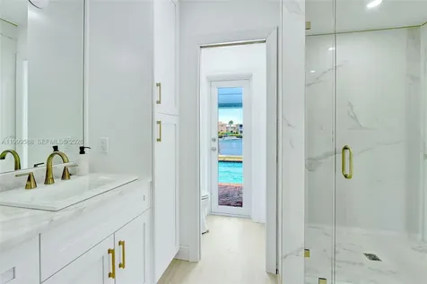 1050 SE 5th Court Pompano Beach FL 33060