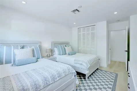 1050 SE 5th Court Pompano Beach FL 33060