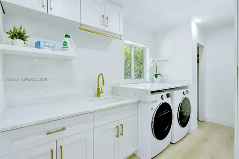 1050 SE 5th Court Pompano Beach FL 33060
