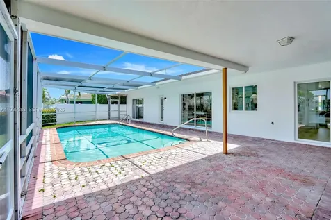 1050 SE 5th Court Pompano Beach FL 33060