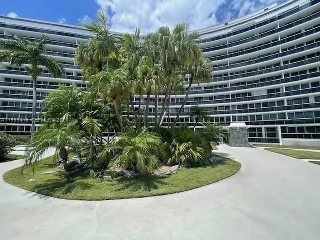 900 Bay Drive Miami Beach FL 33141