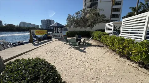 2670 E Sunrise Boulevard Fort Lauderdale FL 33304