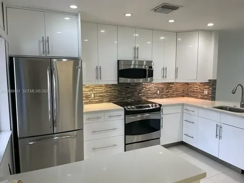 454 Lakeview Drive Weston FL 33326