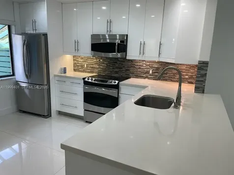 454 Lakeview Drive Weston FL 33326