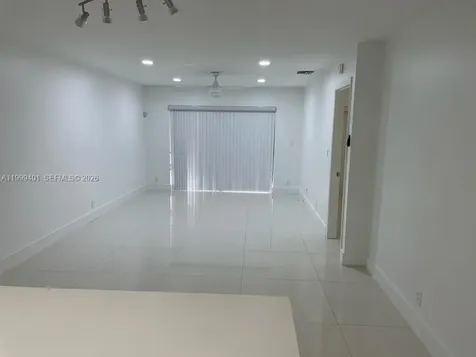 454 Lakeview Drive Weston FL 33326