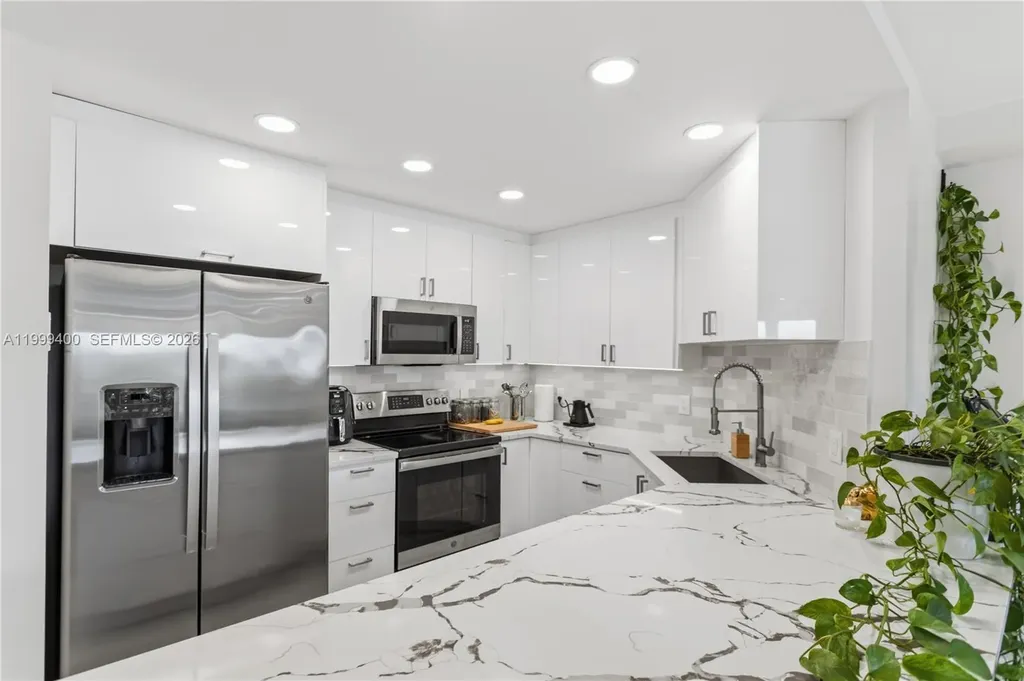 340 Sunset Drive Fort Lauderdale FL 33301