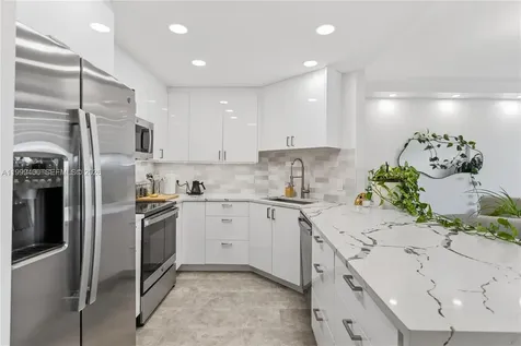 340 Sunset Drive Fort Lauderdale FL 33301