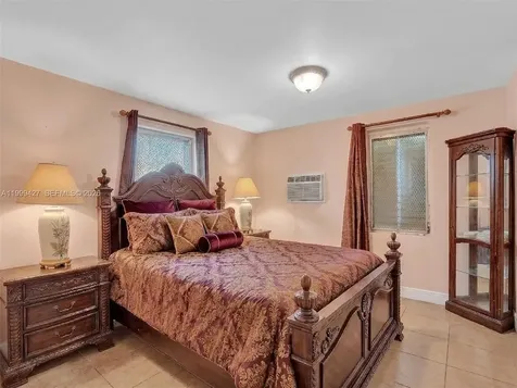 10 SW 72nd Avenue Miami FL 33144