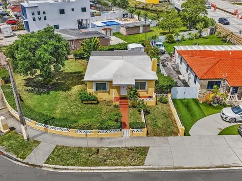 10 SW 72nd Avenue Miami FL 33144