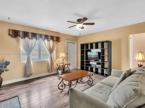 10 SW 72nd Avenue Miami FL 33144