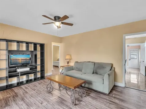 10 SW 72nd Avenue Miami FL 33144
