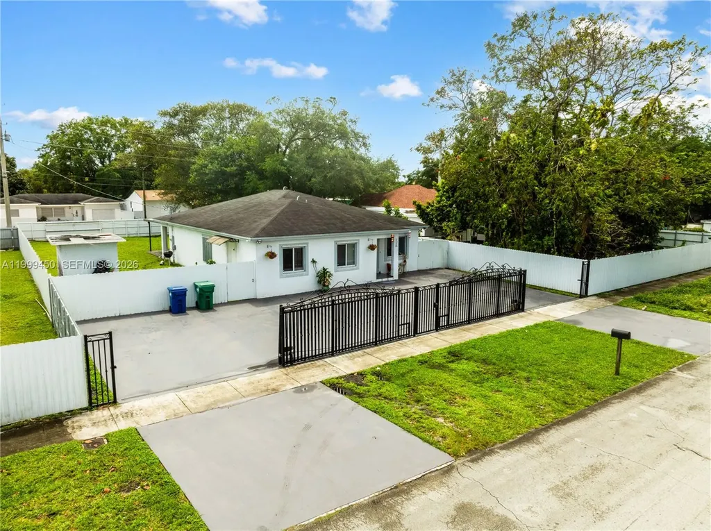 2346 NW 81st Terrace Miami FL 33147