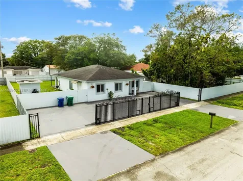 2346 NW 81st Terrace Miami FL 33147