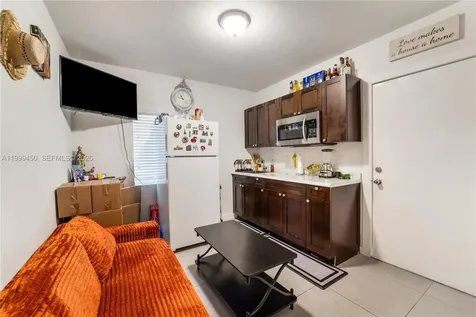 2346 NW 81st Terrace Miami FL 33147