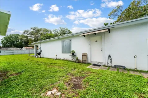 2346 NW 81st Terrace Miami FL 33147