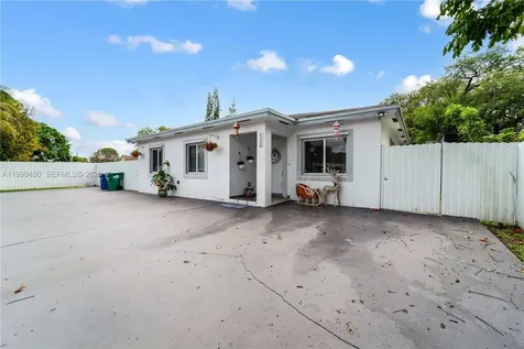 2346 NW 81st Terrace Miami FL 33147