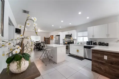 2346 NW 81st Terrace Miami FL 33147