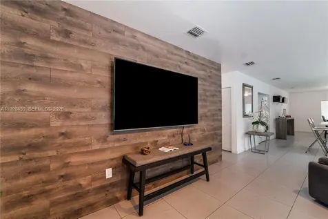 2346 NW 81st Terrace Miami FL 33147