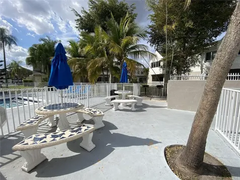 Hialeah FL 33015