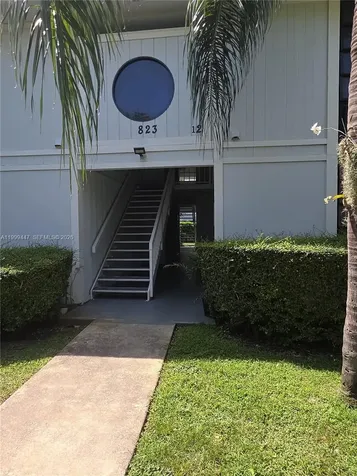 823 NE 199th Street Miami FL 33179