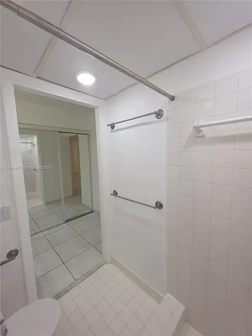 823 NE 199th Street Miami FL 33179
