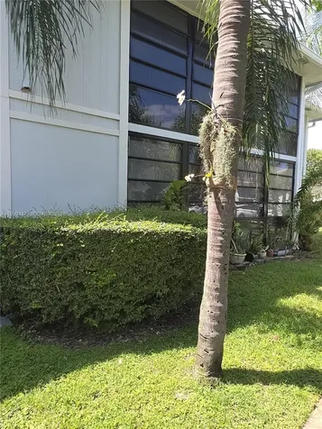823 NE 199th Street Miami FL 33179