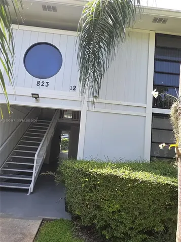 823 NE 199th Street Miami FL 33179