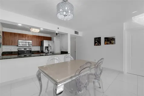 1200 Brickell Bay Drive Miami FL 33131