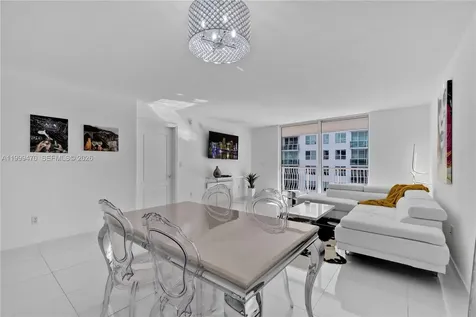 1200 Brickell Bay Drive Miami FL 33131