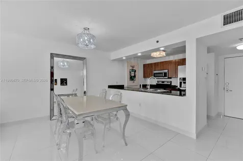 1200 Brickell Bay Drive Miami FL 33131