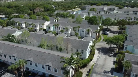 3304 Lisa Lane Naples FL 34109