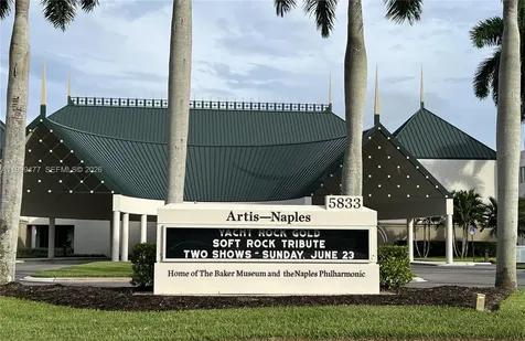 3304 Lisa Lane Naples FL 34109