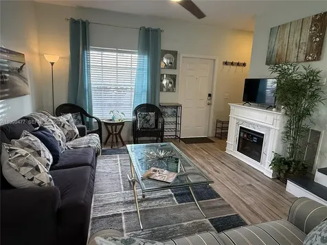 3304 Lisa Lane Naples FL 34109