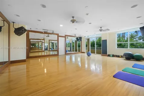 19501 W Country Club Drive Aventura FL 33180