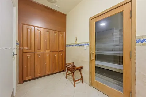 19501 W Country Club Drive Aventura FL 33180