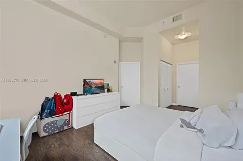19501 W Country Club Drive Aventura FL 33180