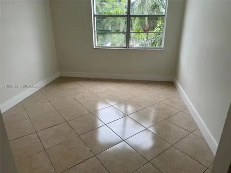 492 NW 165th Street Road Miami FL 33169