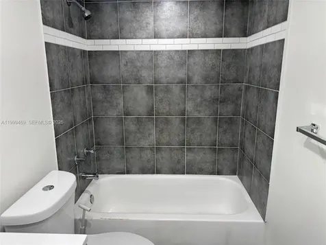 492 NW 165th Street Road Miami FL 33169