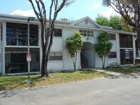 19025 NW 62nd Avenue Hialeah FL 33015