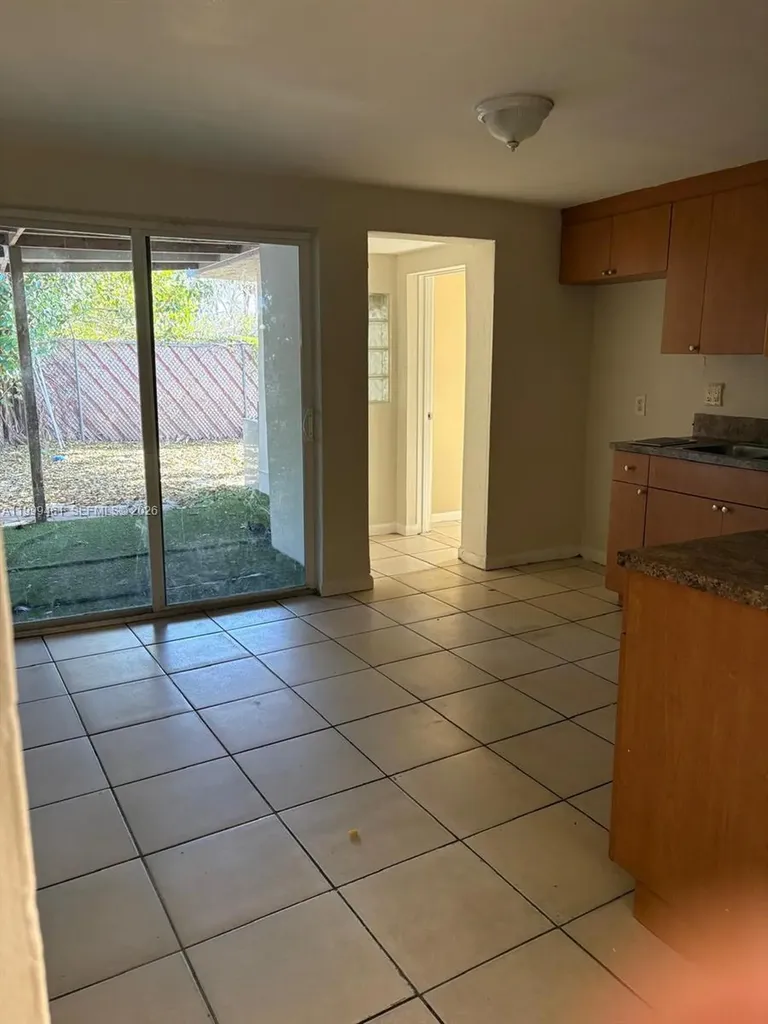 1384 NW 27th Street Miami FL 33142