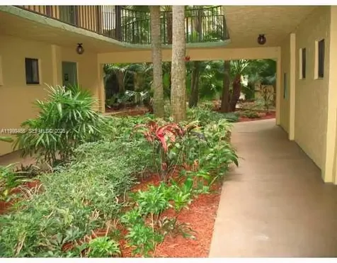 8075 SW 107th Avenue Miami FL 33173