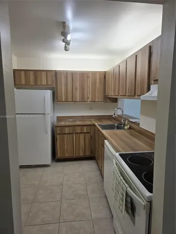 8075 SW 107th Avenue Miami FL 33173