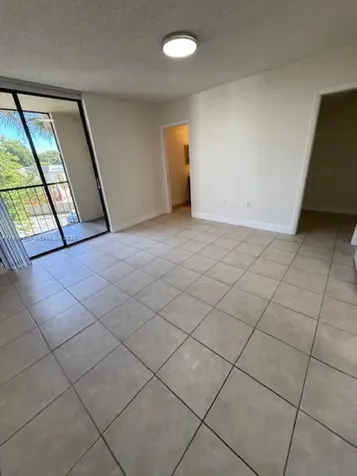 8075 SW 107th Avenue Miami FL 33173