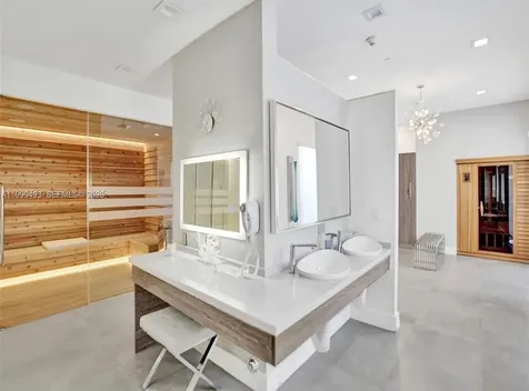 4775 Collins Avenue Miami Beach FL 33140