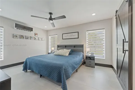 18462 SW 88th Place Cutler Bay FL 33157