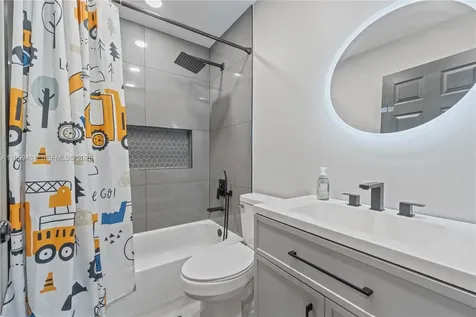 18462 SW 88th Place Cutler Bay FL 33157