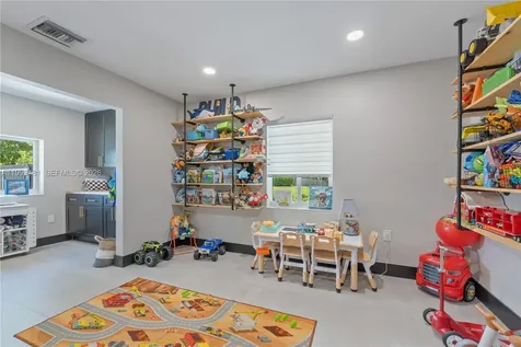 18462 SW 88th Place Cutler Bay FL 33157