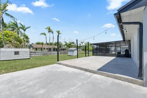 18462 SW 88th Place Cutler Bay FL 33157