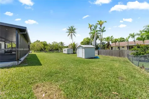 18462 SW 88th Place Cutler Bay FL 33157